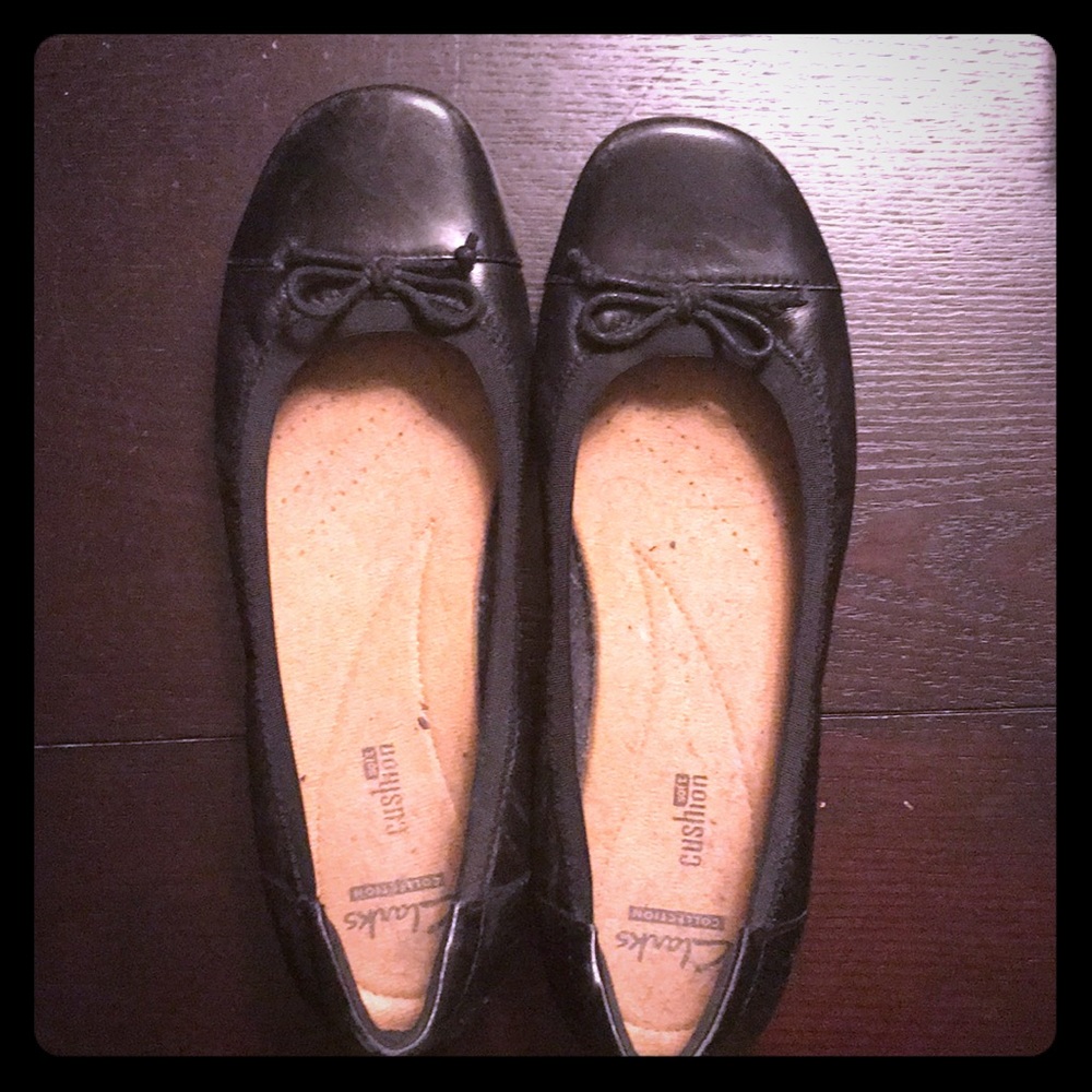 Black comfortable Clark’s flats